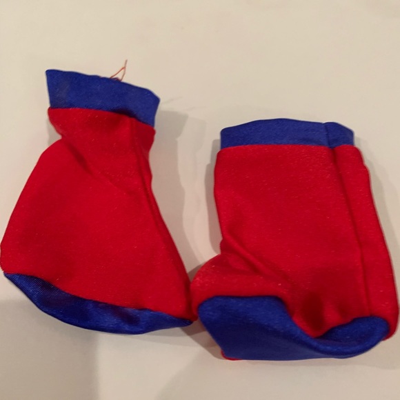 Supergirl costume for doll - Picture 8 of 9